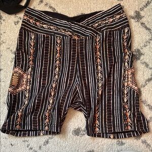 Wolven Zephyr Crossover High-Waisted Short